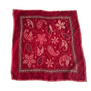 VERA BRADLEY Silky Women’s Square Bandana Scarf Red & Pink Paisley Western